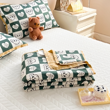 91家纺网 家纺一手货源 找家纺 CINNY馨宜 2023新款60s长绒棉全棉大豆夏凉被空调被子 暴力熊绿