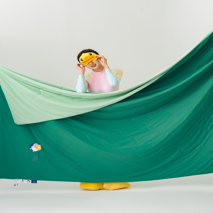 91家纺网 家纺一手货源 找家纺 莱福仕家纺 2024新款解放鸭力凉感蚕丝夏被 极光绿