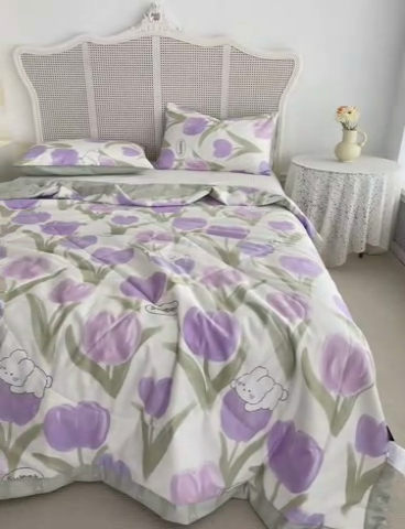 91家纺网 家纺一手货源 找家纺 莱福仕家纺 2023新款全棉喷气印花夏被四件套 安妮小紫