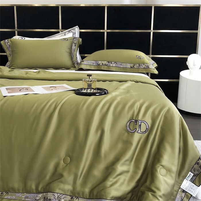 91家纺网 家纺一手货源 找家纺 汇庭 2023新品克里斯汀夏被 军绿色