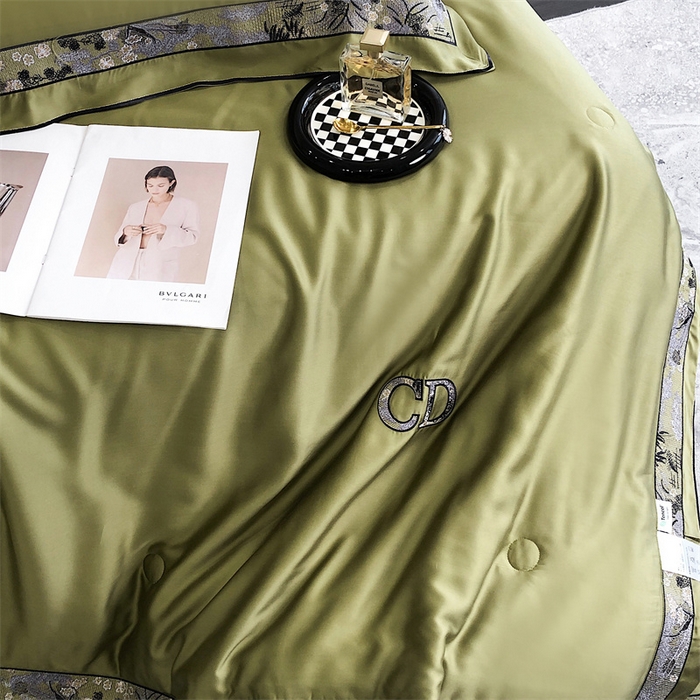 91家纺网 家纺一手货源 找家纺 汇庭 2023新品克里斯汀夏被 军绿色