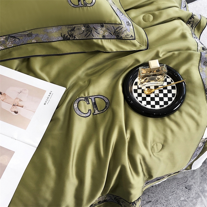 91家纺网 家纺一手货源 找家纺 汇庭 2023新品克里斯汀夏被 军绿色