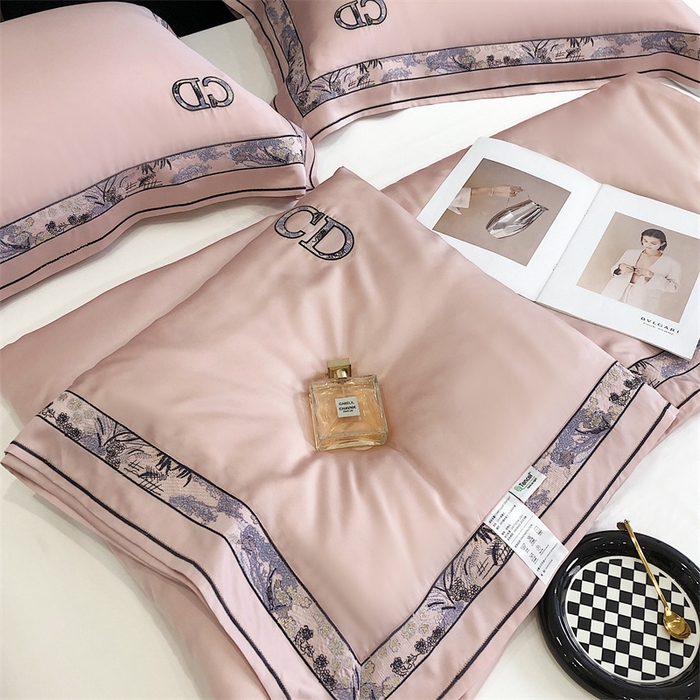 91家纺网 家纺一手货源 找家纺 汇庭 2023新品克里斯汀夏被 俏皮粉