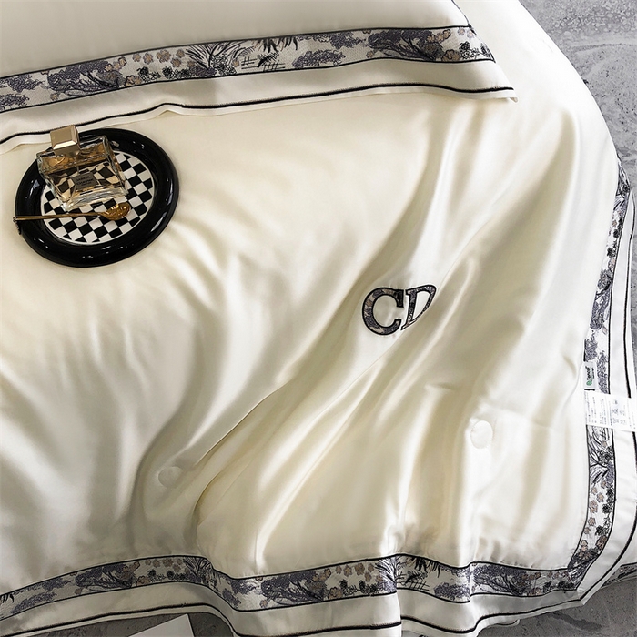 91家纺网 家纺一手货源 找家纺 汇庭 2023新品克里斯汀夏被 珍珠白