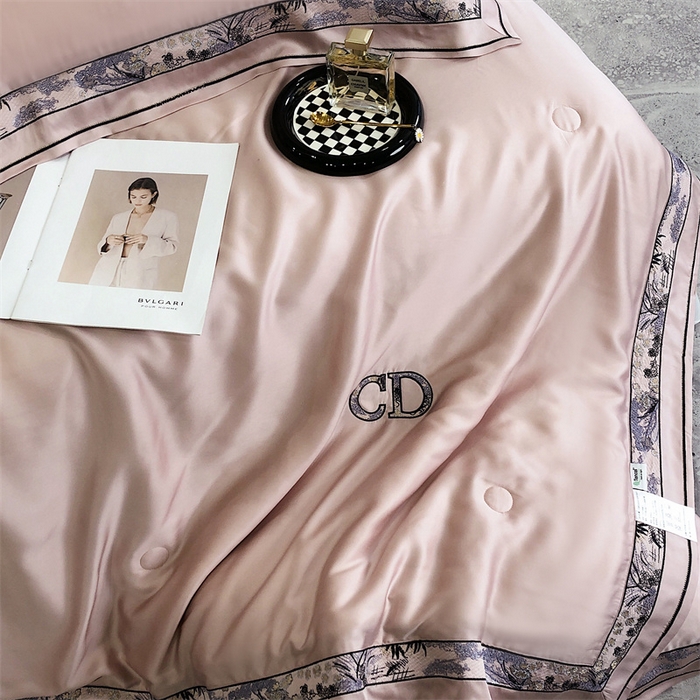 91家纺网 家纺一手货源 找家纺 汇庭 2023新品克里斯汀夏被 俏皮粉