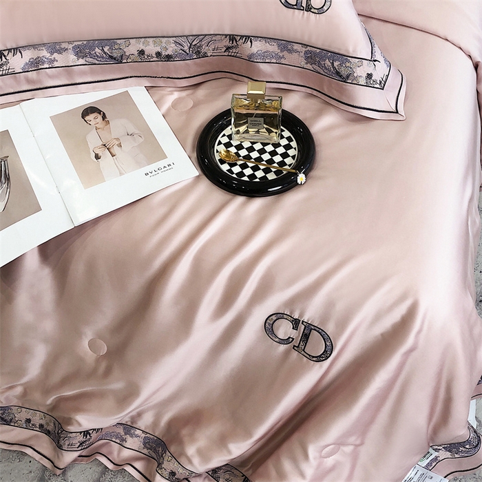 91家纺网 家纺一手货源 找家纺 汇庭 2023新品克里斯汀夏被 俏皮粉