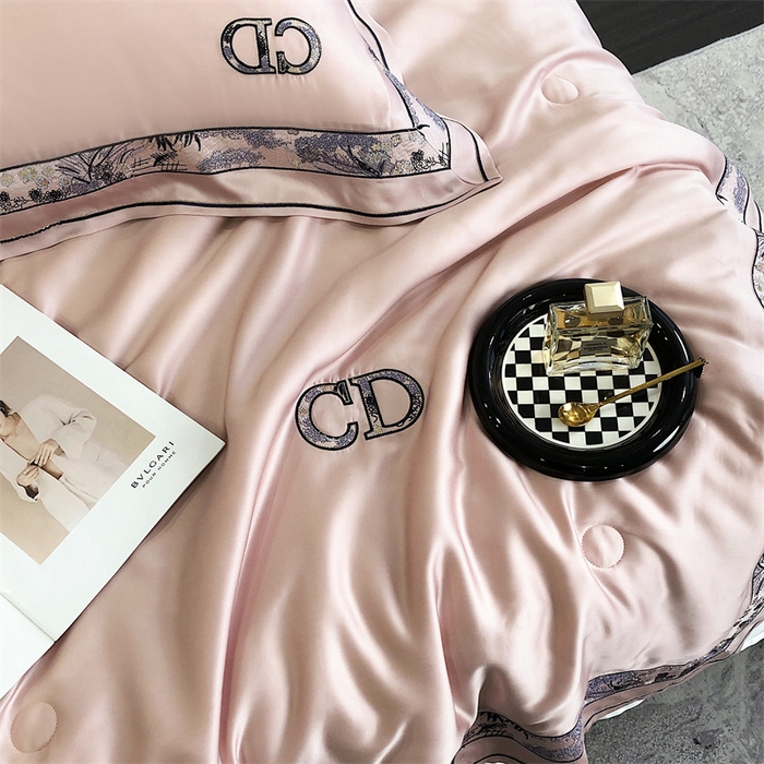 91家纺网 家纺一手货源 找家纺 汇庭 2023新品克里斯汀夏被 俏皮粉