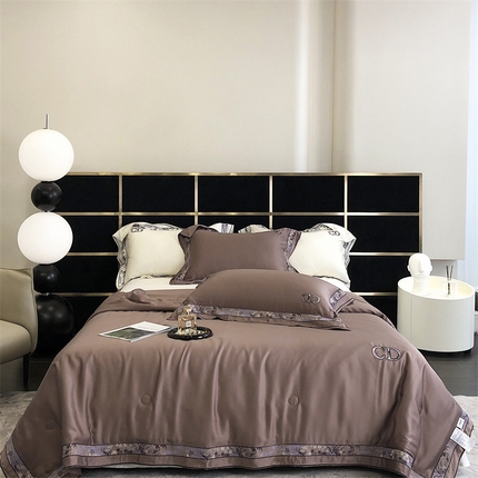 91家纺网 家纺一手货源 找家纺 汇庭 2023新品克里斯汀夏被 迷雾棕