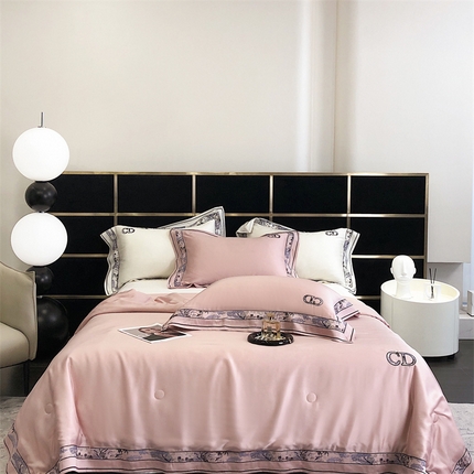 91家纺网 家纺一手货源 找家纺 汇庭 2023新品克里斯汀夏被 俏皮粉