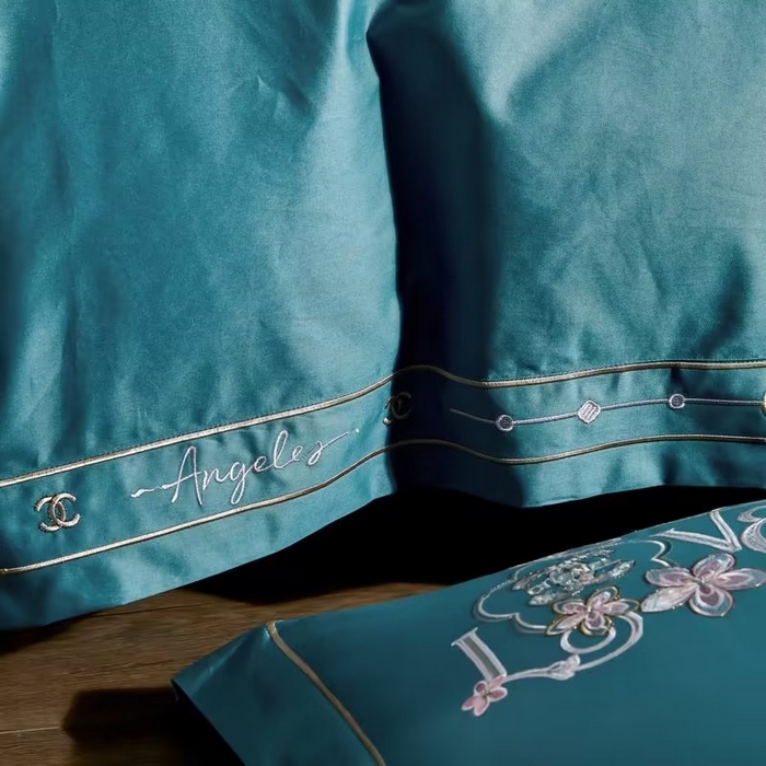 91家纺网 家纺一手货源 找家纺 U品汇 2023新品120支60S长绒棉宽边刺绣花贡缎纯棉全棉四件套 暗香-宝石兰