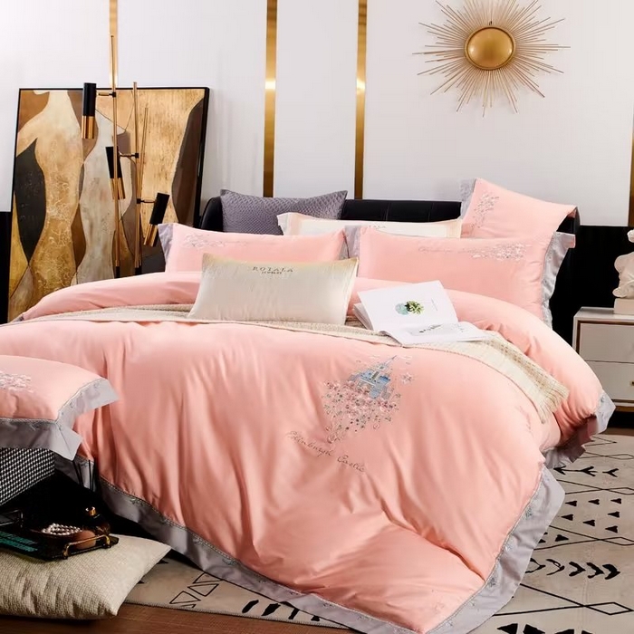 91家纺网 家纺一手货源 找家纺 U品汇 2023新品120支60S长绒棉宽边刺绣花贡缎纯棉全棉四件套 爱的城堡-雅黛粉