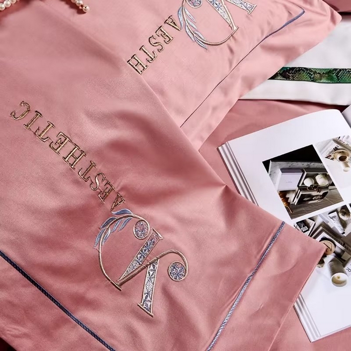 91家纺网 家纺一手货源 找家纺 U品汇 2023新品120支60S长绒棉宽边刺绣花贡缎纯棉全棉四件套 祖马龙-樱花粉