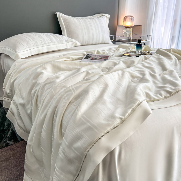 91家纺网 家纺一手货源 找家纺 佳居缘 2024新款60天丝夏被四件套-倾心 倾心-珍珠白