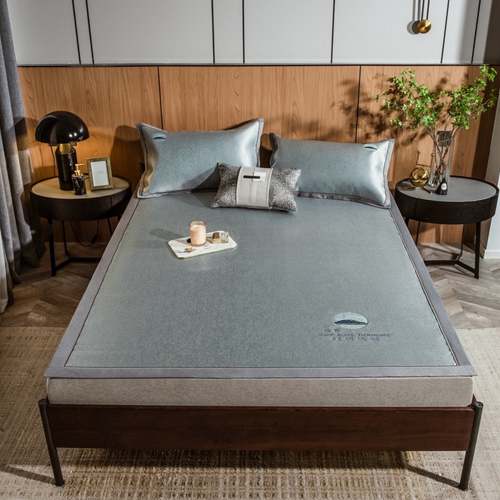 91家纺网 家纺一手货源 找家纺 2023全季家居纯色凉感肌理纹富士款冰丝凉席 富士款-墨绿