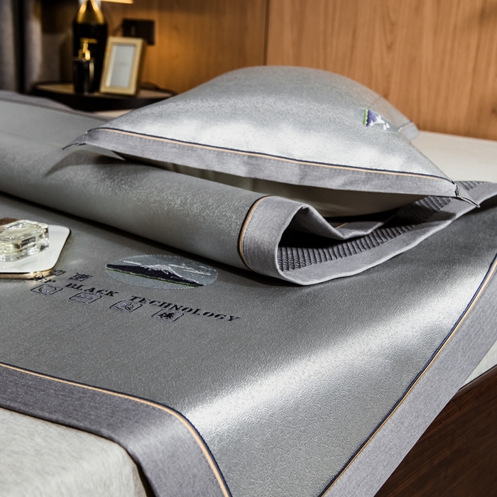 91家纺网 家纺一手货源 找家纺 2023全季家居纯色凉感肌理纹富士款冰丝凉席 富士款-浅咖