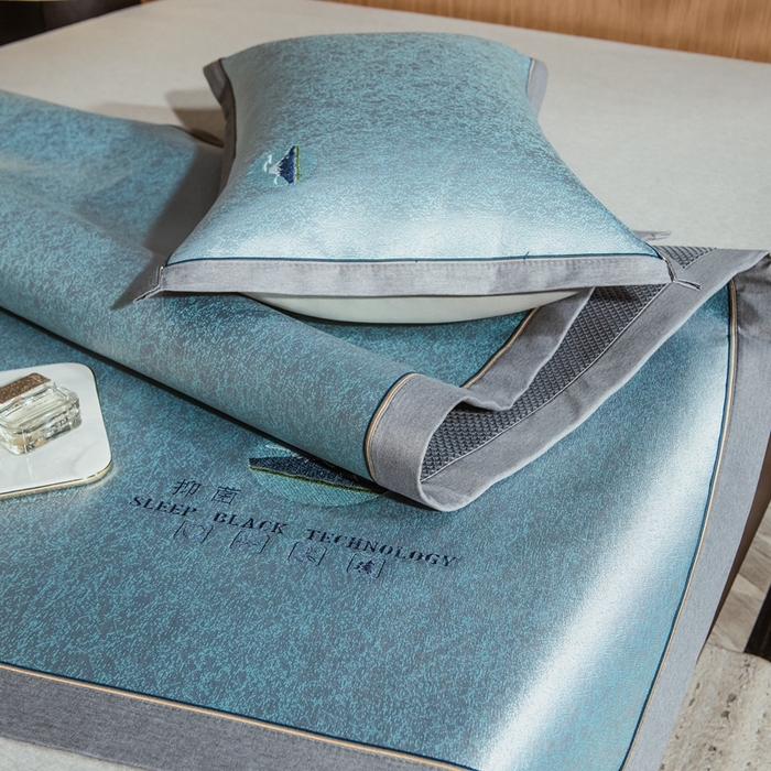 91家纺网 家纺一手货源 找家纺 2023全季家居纯色凉感肌理纹富士款冰丝凉席 富士款-蔚蓝