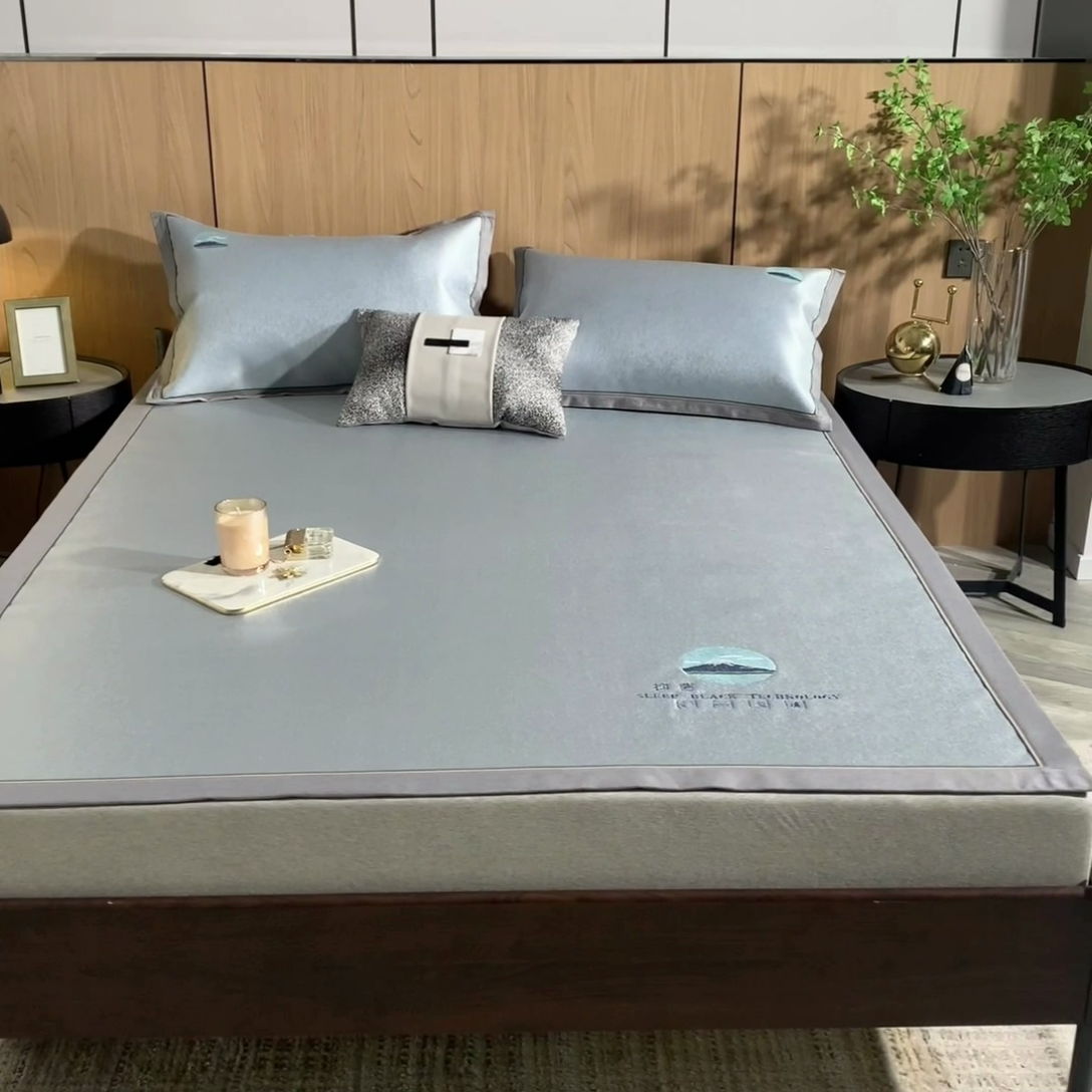 91家纺网 家纺一手货源 找家纺 2023全季家居纯色凉感肌理纹富士款冰丝凉席 富士款-丁香紫