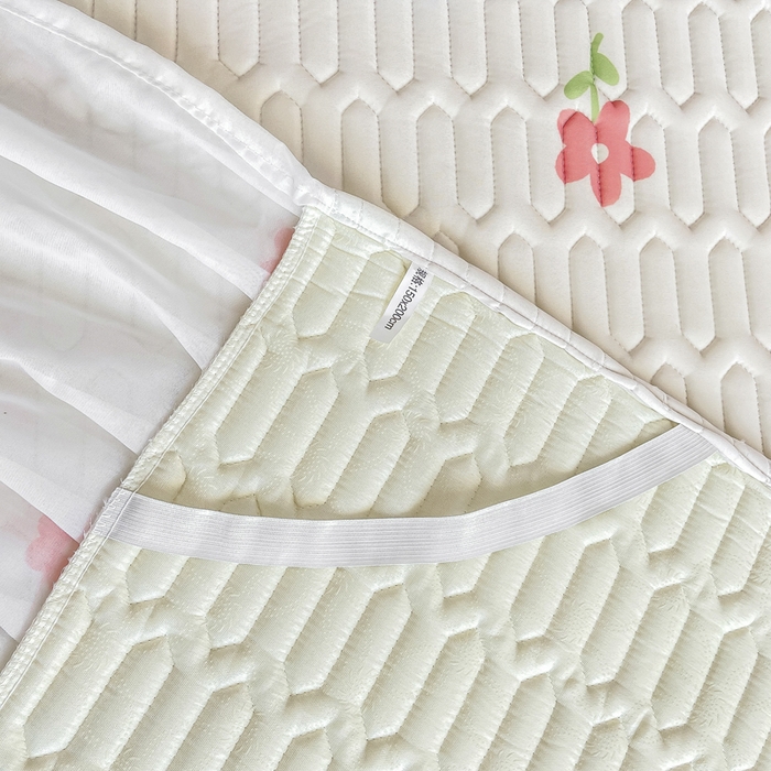 91家纺网 家纺一手货源 找家纺 慕澄 2023新款小版雪纺床裙款乳胶凉席 点点小花