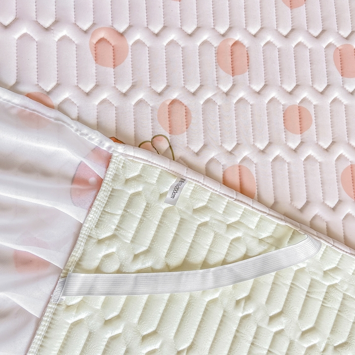 91家纺网 家纺一手货源 找家纺 慕澄 2023新款小版雪纺床裙款乳胶凉席 草莓小兔