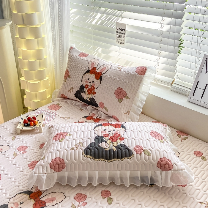 91家纺网 家纺一手货源 找家纺 慕澄 2023新款小版雪纺床裙款乳胶凉席 黑裙兔兔