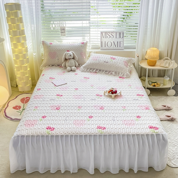 91家纺网 家纺一手货源 找家纺 慕澄 2023新款小版雪纺床裙款乳胶凉席 花花小兔