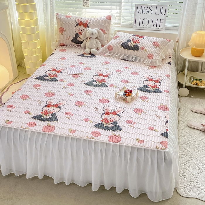 91家纺网 家纺一手货源 找家纺 慕澄 2023新款小版雪纺床裙款乳胶凉席 黑裙兔兔