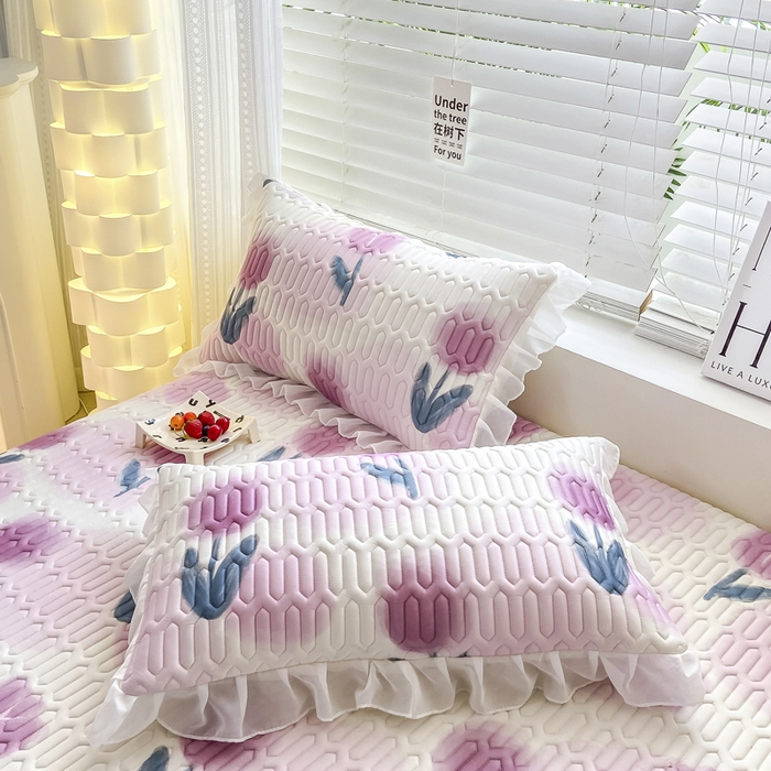 91家纺网 家纺一手货源 找家纺 慕澄 2023新款小版雪纺床裙款乳胶凉席 花影