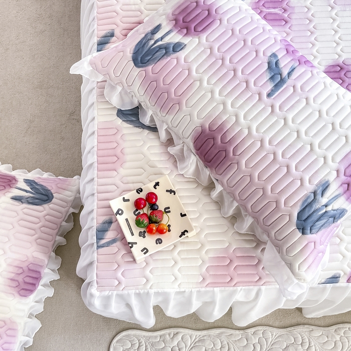 91家纺网 家纺一手货源 找家纺 慕澄 2023新款小版雪纺床裙款乳胶凉席 花影