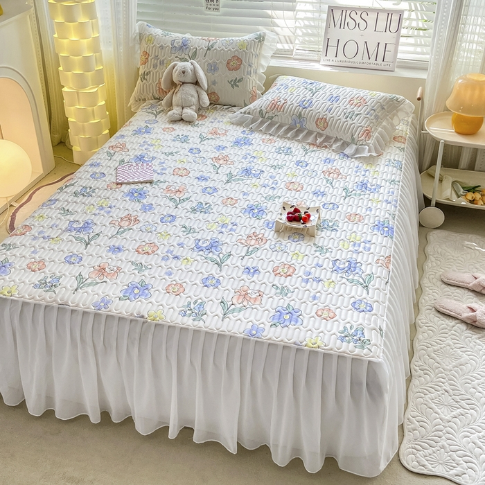 91家纺网 家纺一手货源 找家纺 慕澄 2023新款小版雪纺床裙款乳胶凉席 蓝色花丛