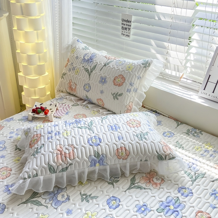 91家纺网 家纺一手货源 找家纺 慕澄 2023新款小版雪纺床裙款乳胶凉席 蓝色花丛