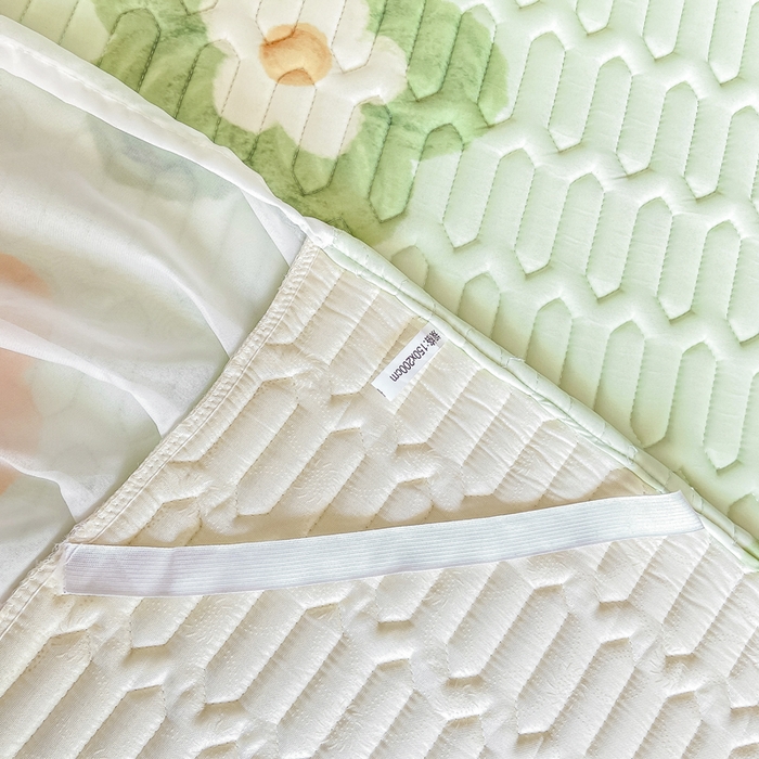 91家纺网 家纺一手货源 找家纺 慕澄 2023新款小版雪纺床裙款乳胶凉席 幻想曲