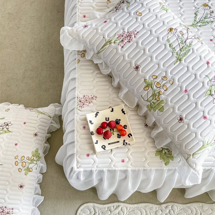 91家纺网 家纺一手货源 找家纺 慕澄 2023新款小版雪纺床裙款乳胶凉席 轻舞飞扬