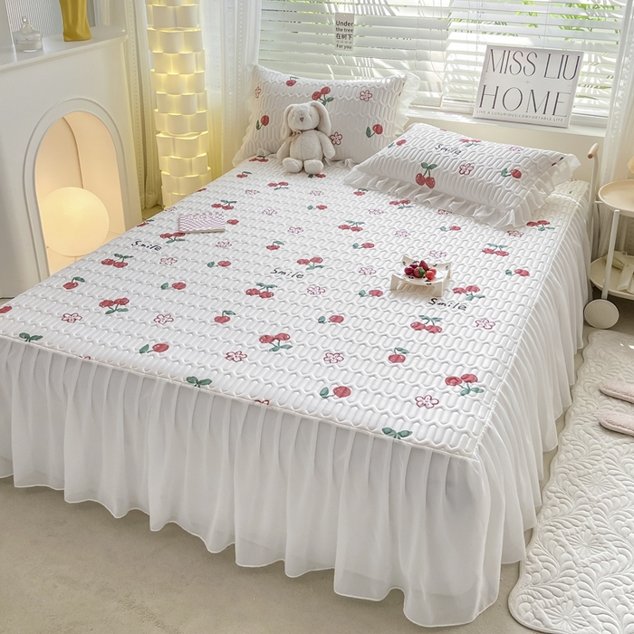 91家纺网 家纺一手货源 找家纺 慕澄 2023新款小版雪纺床裙款乳胶凉席 小樱桃