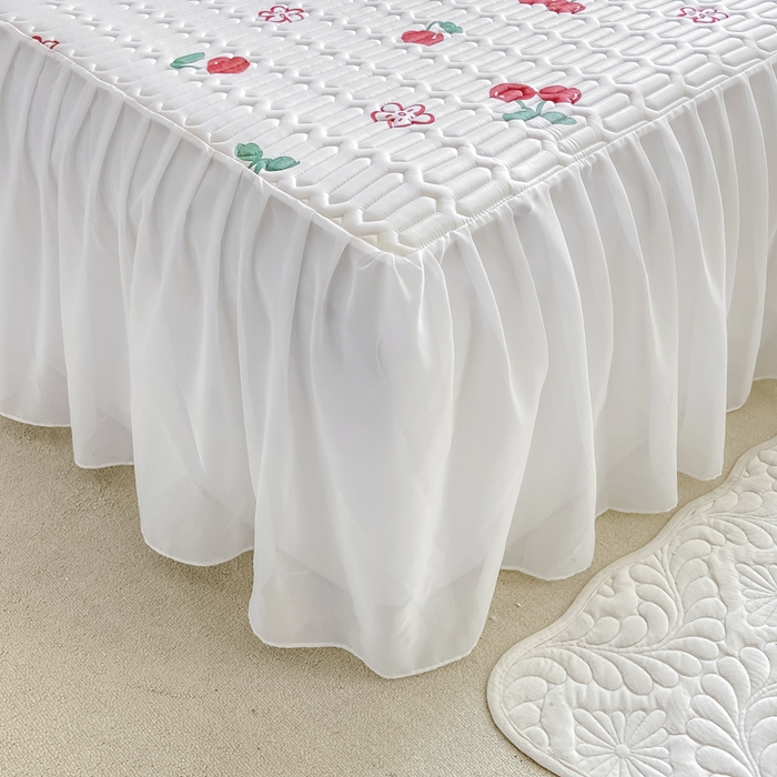 91家纺网 家纺一手货源 找家纺 慕澄 2023新款小版雪纺床裙款乳胶凉席 小樱桃