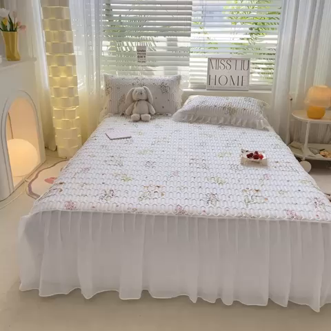 91家纺网 家纺一手货源 找家纺 慕澄 2023新款小版雪纺床裙款乳胶凉席 轻舞飞扬