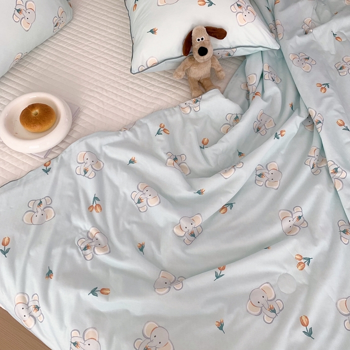 91家纺网 家纺一手货源 找家纺 全季 2023现款家居氨纶凉感卡通小清新夏被 花间小象