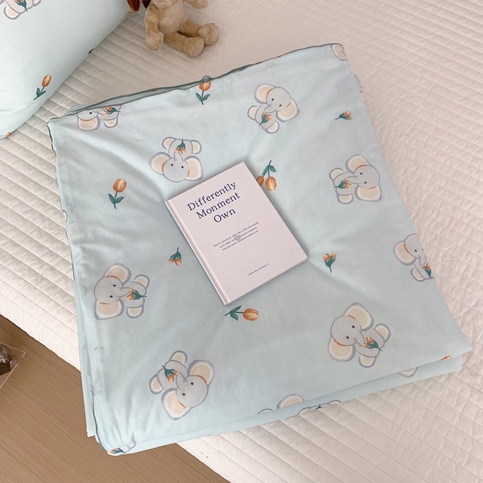 91家纺网 家纺一手货源 找家纺 全季 2023现款家居氨纶凉感卡通小清新夏被 花间小象