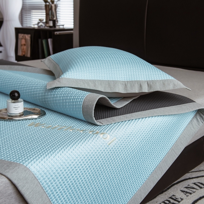 91家纺网 家纺一手货源 找家纺 全季 2023新款纯色凉豆豆绣花款凉席 华夫格-仓蓝