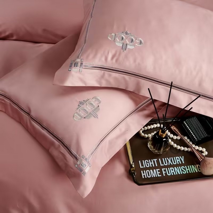 91家纺网 家纺一手货源 找家纺 U品汇 2023新品100支60s长绒棉宽边刺绣花纯棉全棉四件套直播 雷利斯-粉豆沙