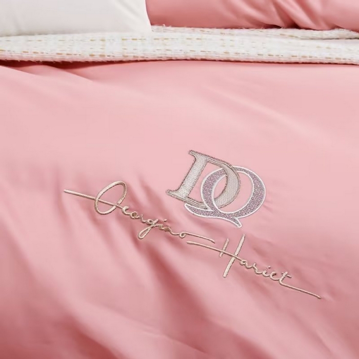 91家纺网 家纺一手货源 找家纺 U品汇 2023新品100支60s长绒棉宽边刺绣花纯棉全棉四件套直播 凯伦-雅黛粉