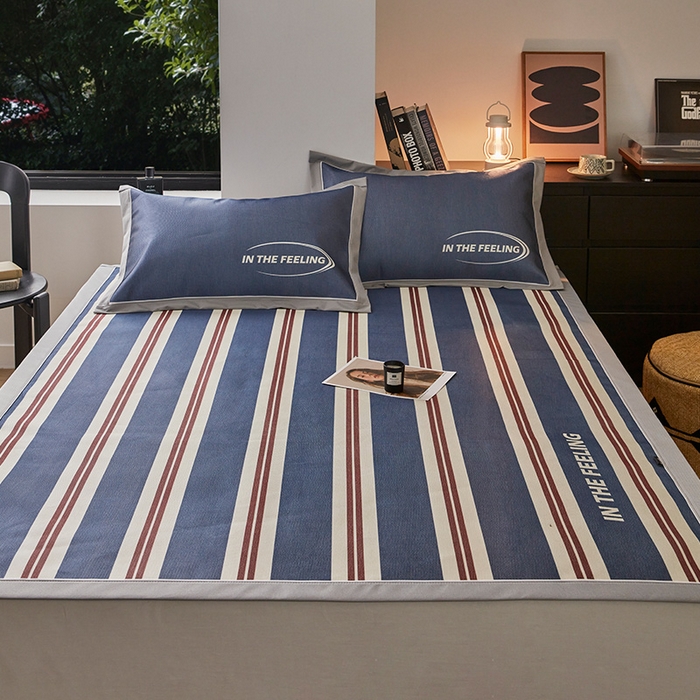 91家纺网 家纺一手货源 找家纺 圆岛家纺 2023夏季A类复古条纹系列高档900D数码印花冰丝凉席 普鲁士蓝