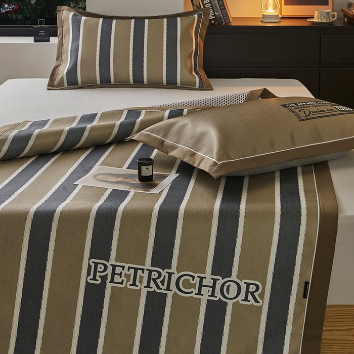 91家纺网 家纺一手货源 找家纺 圆岛家纺 2023夏季A类复古条纹系列高档900D数码印花冰丝凉席 摩登棕调