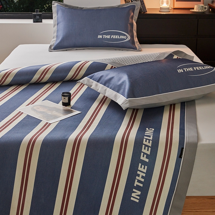 91家纺网 家纺一手货源 找家纺 圆岛家纺 2023夏季A类复古条纹系列高档900D数码印花冰丝凉席 普鲁士蓝