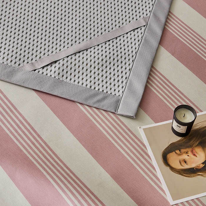 91家纺网 家纺一手货源 找家纺 圆岛家纺 2023夏季A类复古条纹系列高档900D数码印花冰丝凉席 蜜语粉