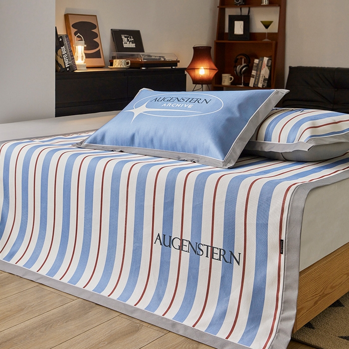 91家纺网 家纺一手货源 找家纺 圆岛家纺 2023夏季A类复古条纹系列高档900D数码印花冰丝凉席 海蓝细条