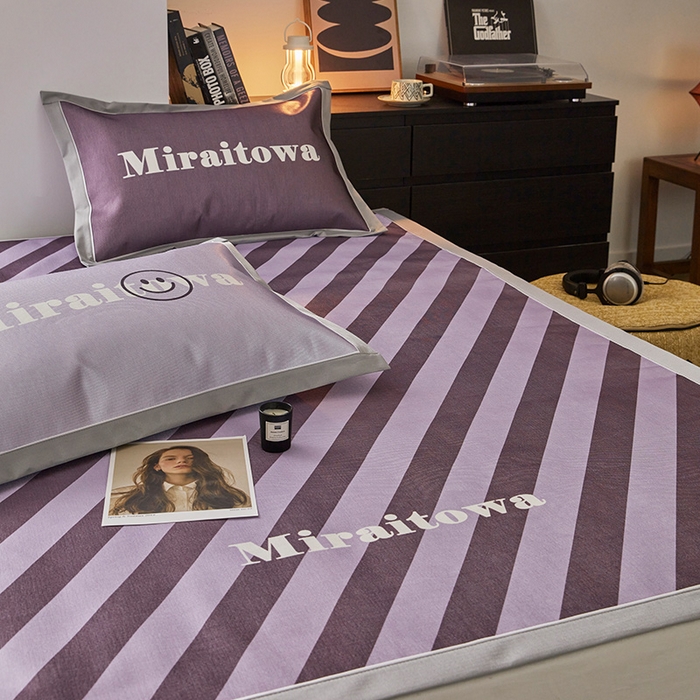 91家纺网 家纺一手货源 找家纺 圆岛家纺 2023夏季A类复古条纹系列高档900D数码印花冰丝凉席 黑加仑紫