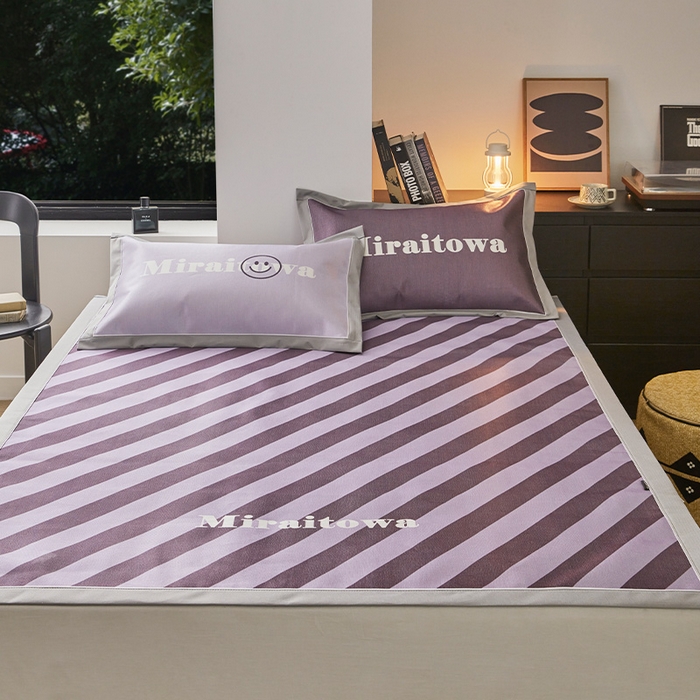 91家纺网 家纺一手货源 找家纺 圆岛家纺 2023夏季A类复古条纹系列高档900D数码印花冰丝凉席 黑加仑紫