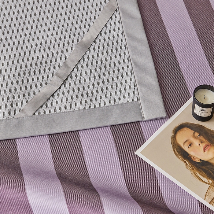 91家纺网 家纺一手货源 找家纺 圆岛家纺 2023夏季A类复古条纹系列高档900D数码印花冰丝凉席 黑加仑紫