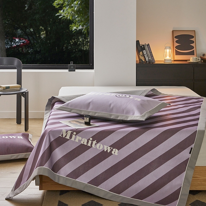 91家纺网 家纺一手货源 找家纺 圆岛家纺 2023夏季A类复古条纹系列高档900D数码印花冰丝凉席 黑加仑紫