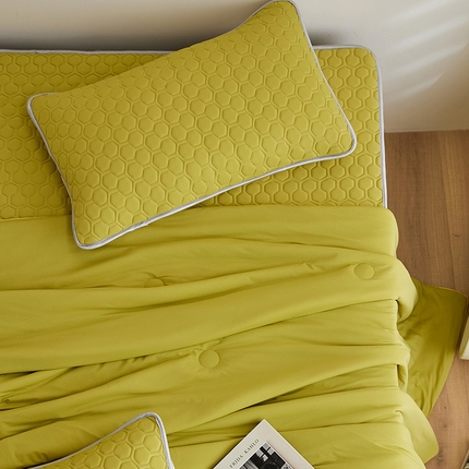 91家纺网 家纺一手货源 找家纺 塔塔家居 2025新款冷感冰激凌瓜瓜被（送高级礼袋) 瓜瓜蜜瓜黄